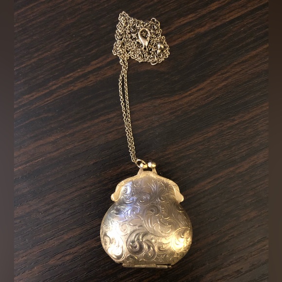 Jewelry - Y2K Gold Pouch Necklace